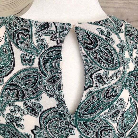 H&M White and Green Paisley Patterned Short Sleeve Shirt Size 2 - Picture 5 of 7